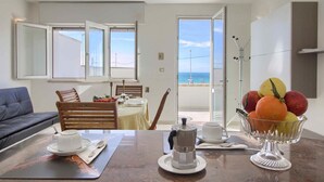 Dining - Front Beach Torre Mozza by LoveSud (Torre Mozza)