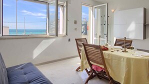 Dining - Front Beach Torre Mozza by LoveSud (Torre Mozza)