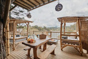 Casita del Arbol Villa | Terrace/patio