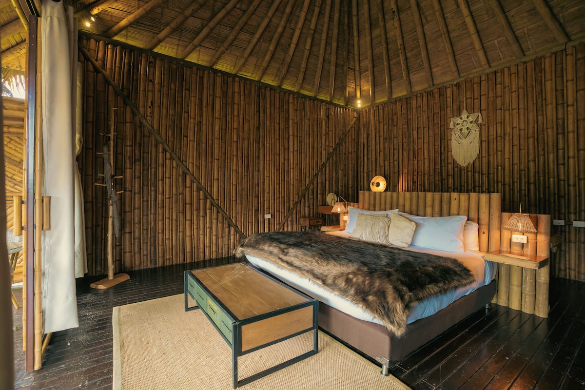 Bamboo Palace Banana | 1 sovrum, sängtillbehör av högsta kvalitet och duntäcken