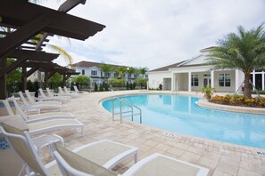 Apartment | Pool | Outdoor pool
