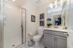 Apartment | Bathroom