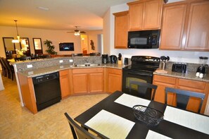 Villa | Private kitchen | Fridge, microwave, oven, dishwasher - Stb9109 (Kissimmee)