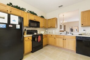 Apartment | Eigene Küche | Kühlschrank, Mikrowelle, Ofen, Geschirrspüler