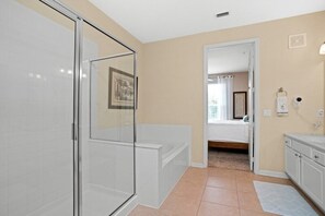 Condo | 3 bedrooms, travel crib, free WiFi - Island Breeze Lake View (Orlando)