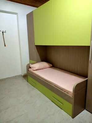 2 bedrooms, iron/ironing board, free WiFi, bed sheets - Vacation apartment in Porto Torres very close to the sea (Porto Torres)
