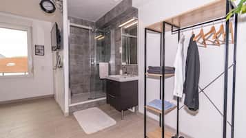 Douche, serviettes fournies