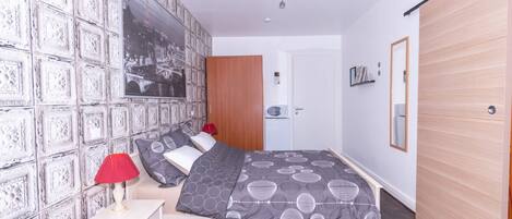 1 camera, una scrivania, Wi-Fi gratuito, lenzuola