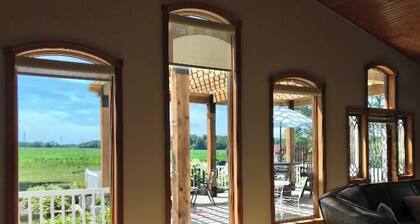 CountryEstate minutes away from South Haven. New lifted children's playhouse '26