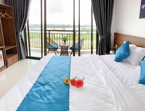 1 bedroom, in-room safe, desk, iron/ironing board