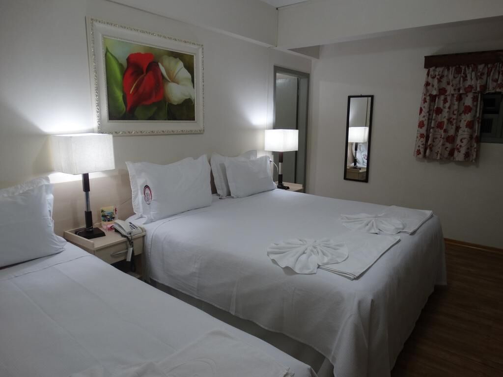 Habitación superior, 2 habitaciones | Minibar, decoración personalizada, muebles diferentes y escritorio 