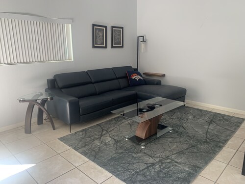 LOCAL LIVING IN SPACIOUS 2x2 BY TEMPE TOWN LAKE, ASU, MILL AVE & SCOTTSDALE