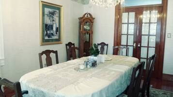 Free daily cooked-to-order breakfast