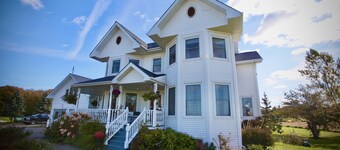 Twin Peaks Bed & Breakfast