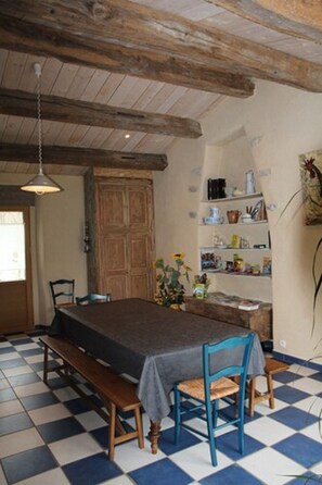 Ilmainen päivittäinen mannermainen aamiainen