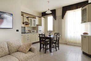 TV - UR-NEST Sacco, Comfortable apartment (Bologna)