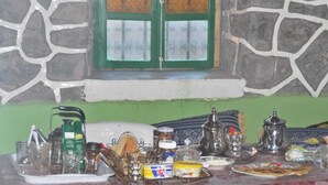 Breakfast meal - Gîte Grimpeur Taghia - Adults Only (Zaouiat Ahansal)