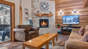 Fireplace, books, stereo - Lakeside Retreat Near Deer Valley Slopes and Main Street 1687 (Park City)