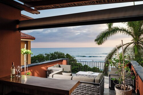 Sunset Terrace Langosta – Oceanfront Penthouse