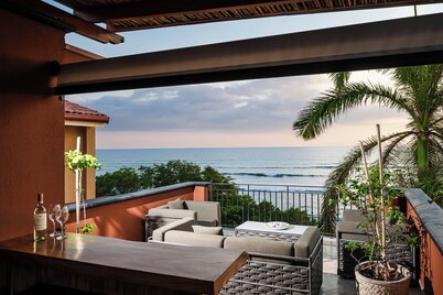 Sunset Terrace Langosta – Oceanfront Penthouse