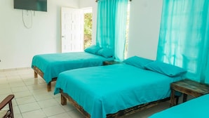 WiFi (free), individually decorated, individually furnished, bed sheets - Hotel Henry Inn (Bacalar)