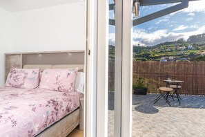 2 bedrooms, iron/ironing board, WiFi, bed sheets - Casa Leonardo, Sea Views (Arco da Calheta)