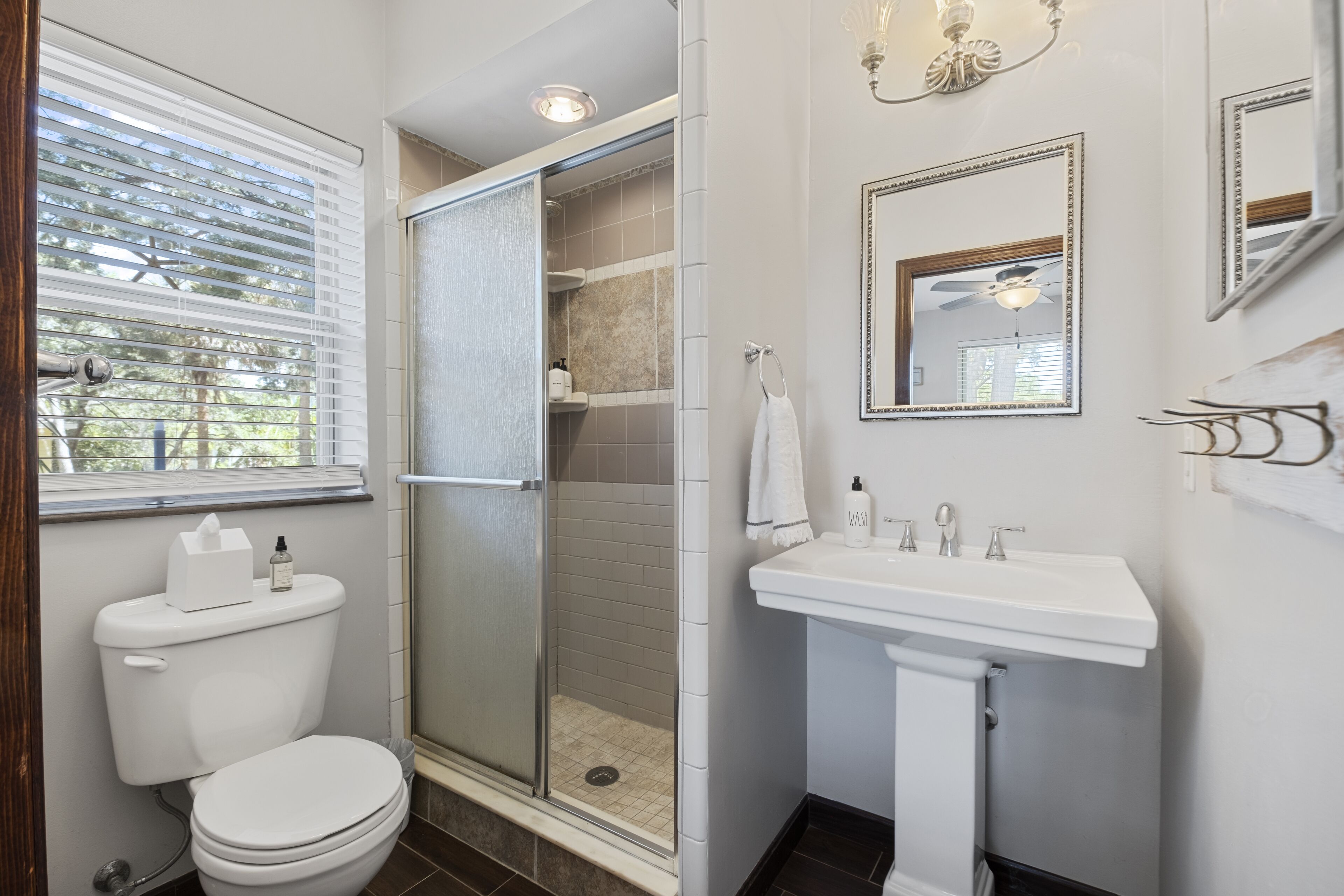 Combined shower/tub, eco-friendly toiletries, hair dryer, towels