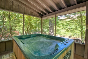 House, Multiple Beds (River Dream #466) | Indoor spa tub
