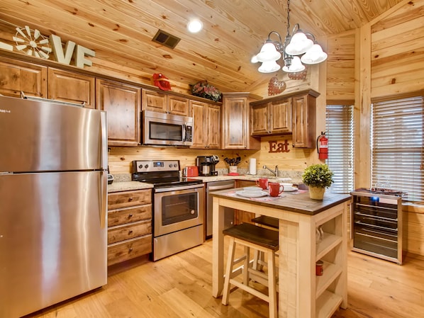 House, 1 King Bed with Sofa bed (River Romance #2328) | Private kitchen - River Romance #2328 (Pigeon Forge)