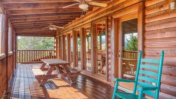 House, Berbilang Katil (Sugar Bear #268) | Tempat makan luar