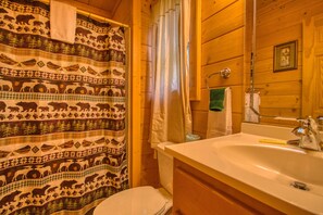 Bathroom - Skinny Dippin' #261 (Pigeon Forge)