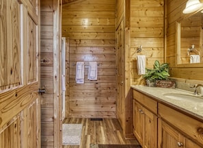 Ferienhaus, Mehrere Betten (Whispering Creek #302) | Badezimmer
