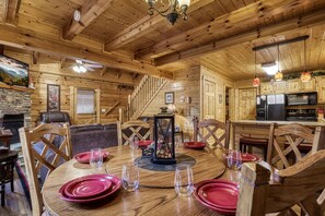 House, Multiple Beds (Whispering Creek #302) | Dining - Whispering Creek #302 (Pigeon Forge)