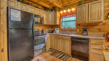 House, Multiple Beds (Wow! What A Cabin #255) | Private kitchen | Fridge, microwave, stovetop, dishwasher