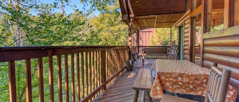 House, Multiple Beds (Smoky Mountain Getaway #435) | Balcony