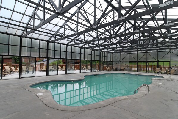 Hus - flera sängar (Smoky Mountain Getaway #435) | Pool | Inomhuspool och utomhuspool