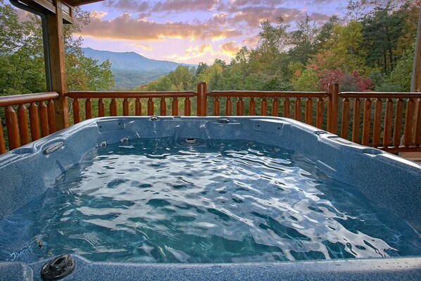 Outdoor spa tub