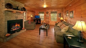 House, Multiple Beds (Private Paradise #2810) | Living area - Private Paradise #2810 (Sevierville)