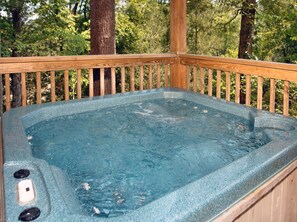 House, Multiple Beds (Private Paradise #2810) | Outdoor spa tub