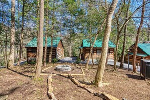 House, 1 King Bed (Puppy Love #1619) | Property grounds - Puppy Love #1619 (Gatlinburg)