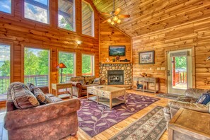 House, Multiple Beds (Redneck Ritz #724) | Living area - Redneck Ritz #724 (Gatlinburg)