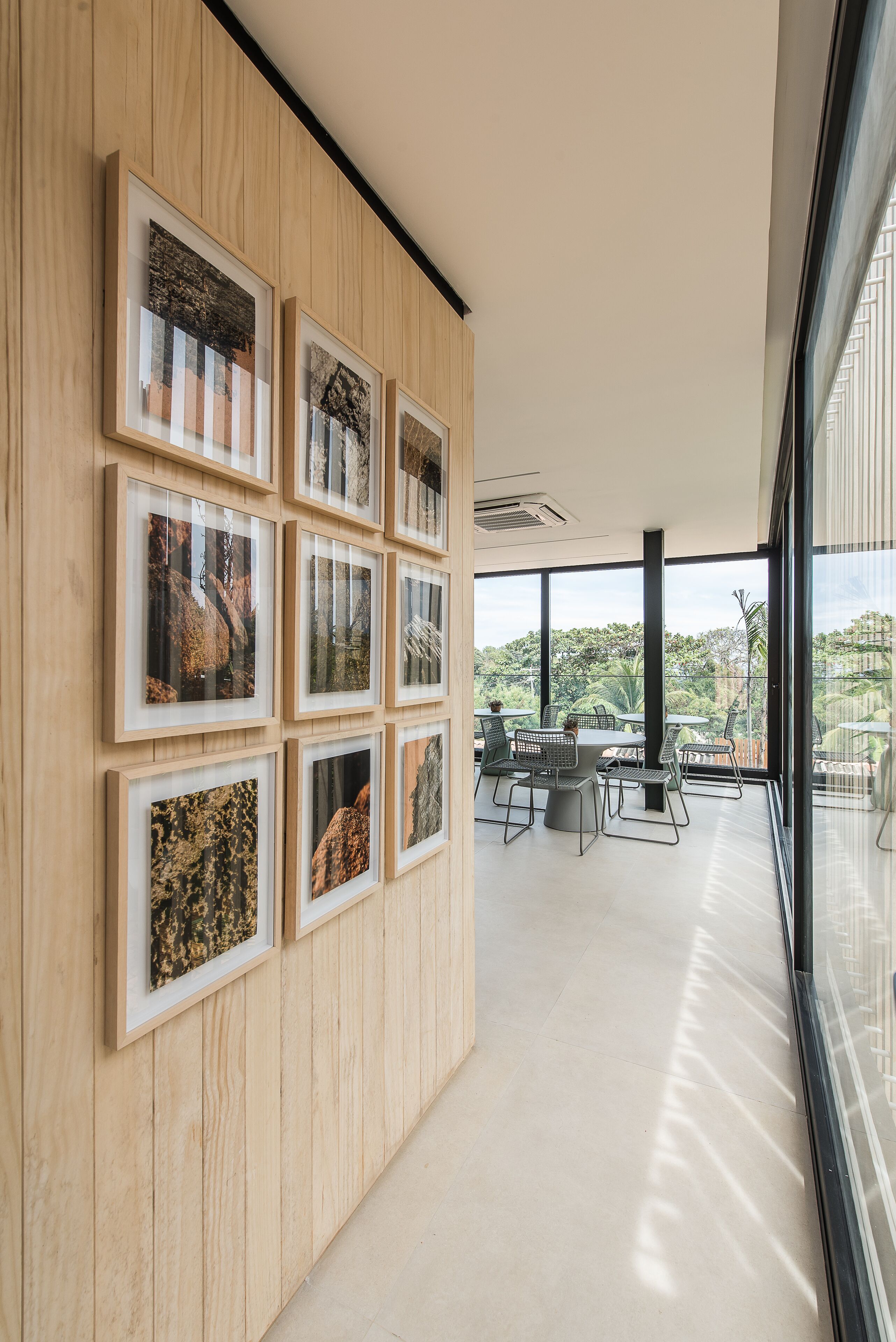 free daily full breakfast