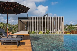 Outdoor pool, sun loungers