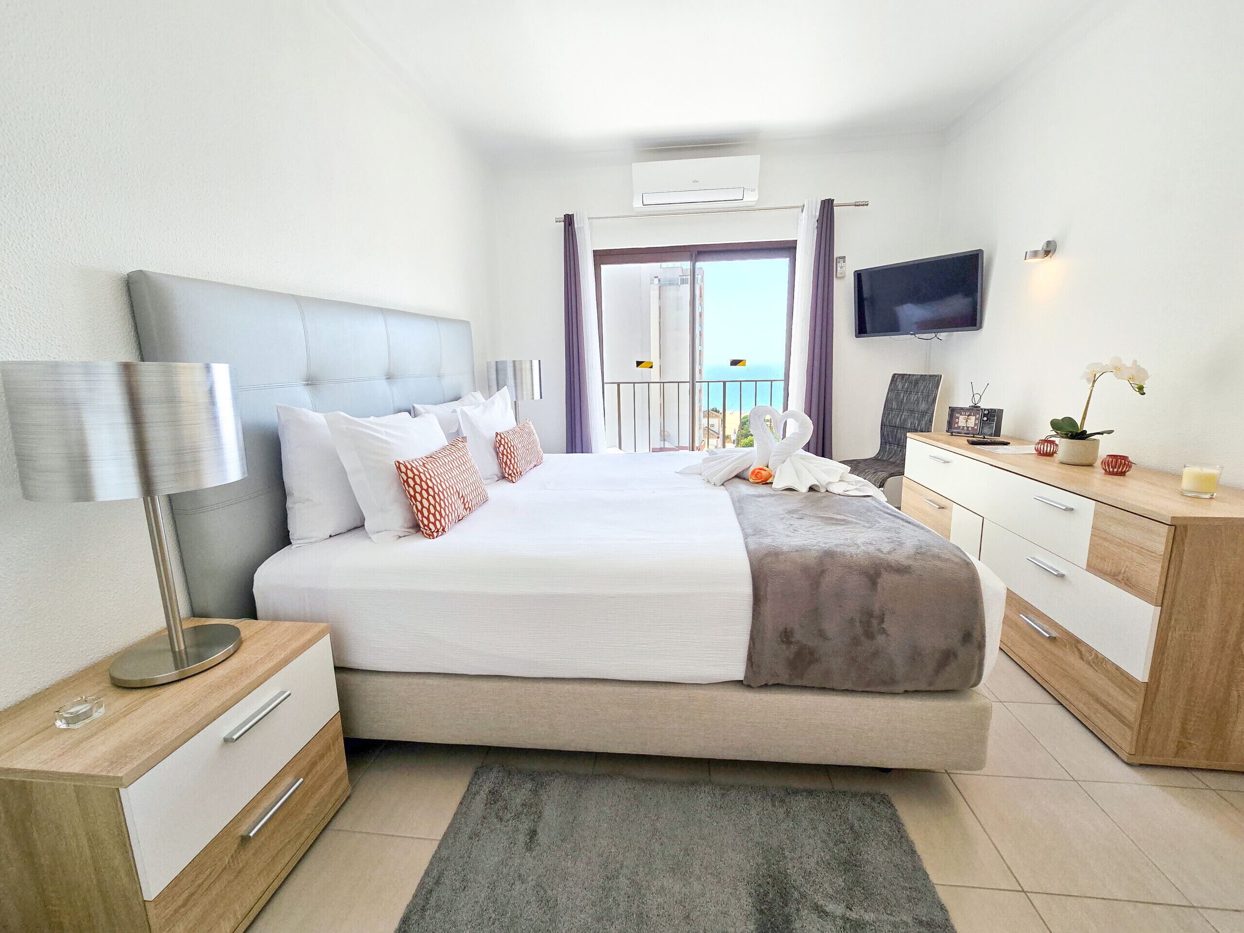 1 habitación, tabla de planchar con plancha, wifi gratis y ropa de cama 