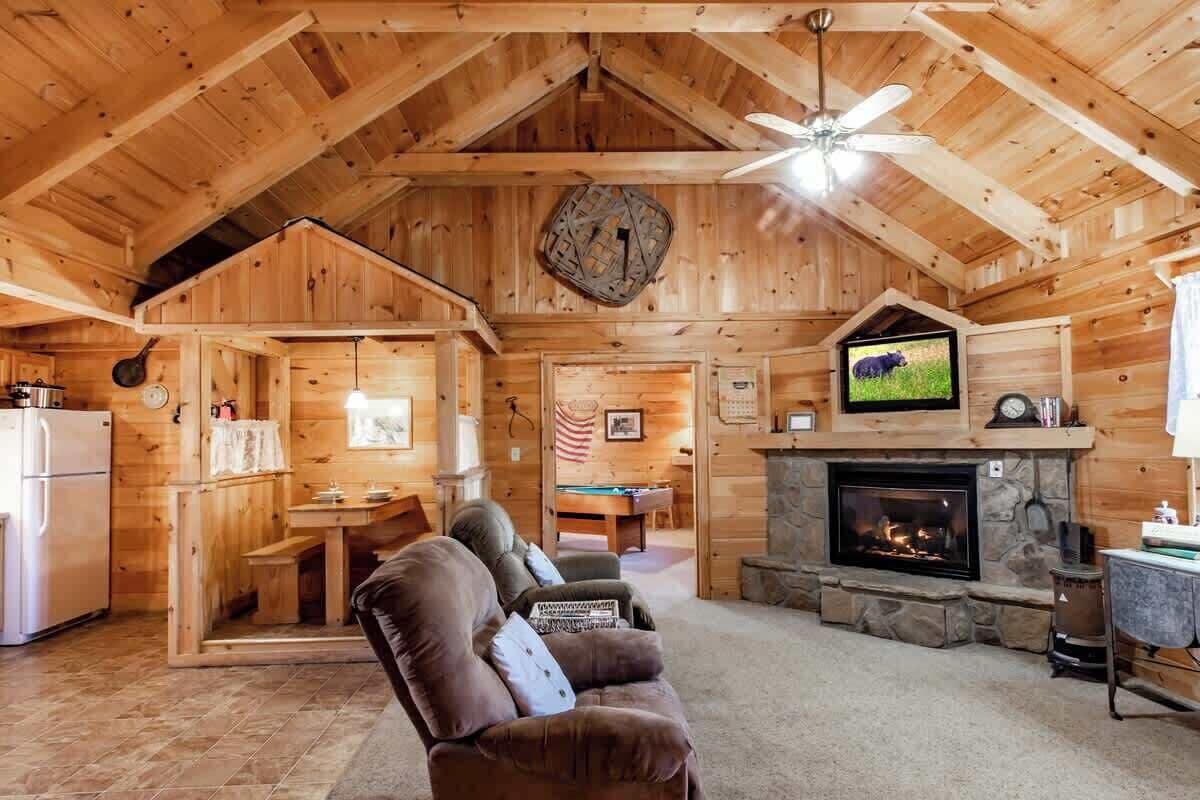 TV, fireplace, offices