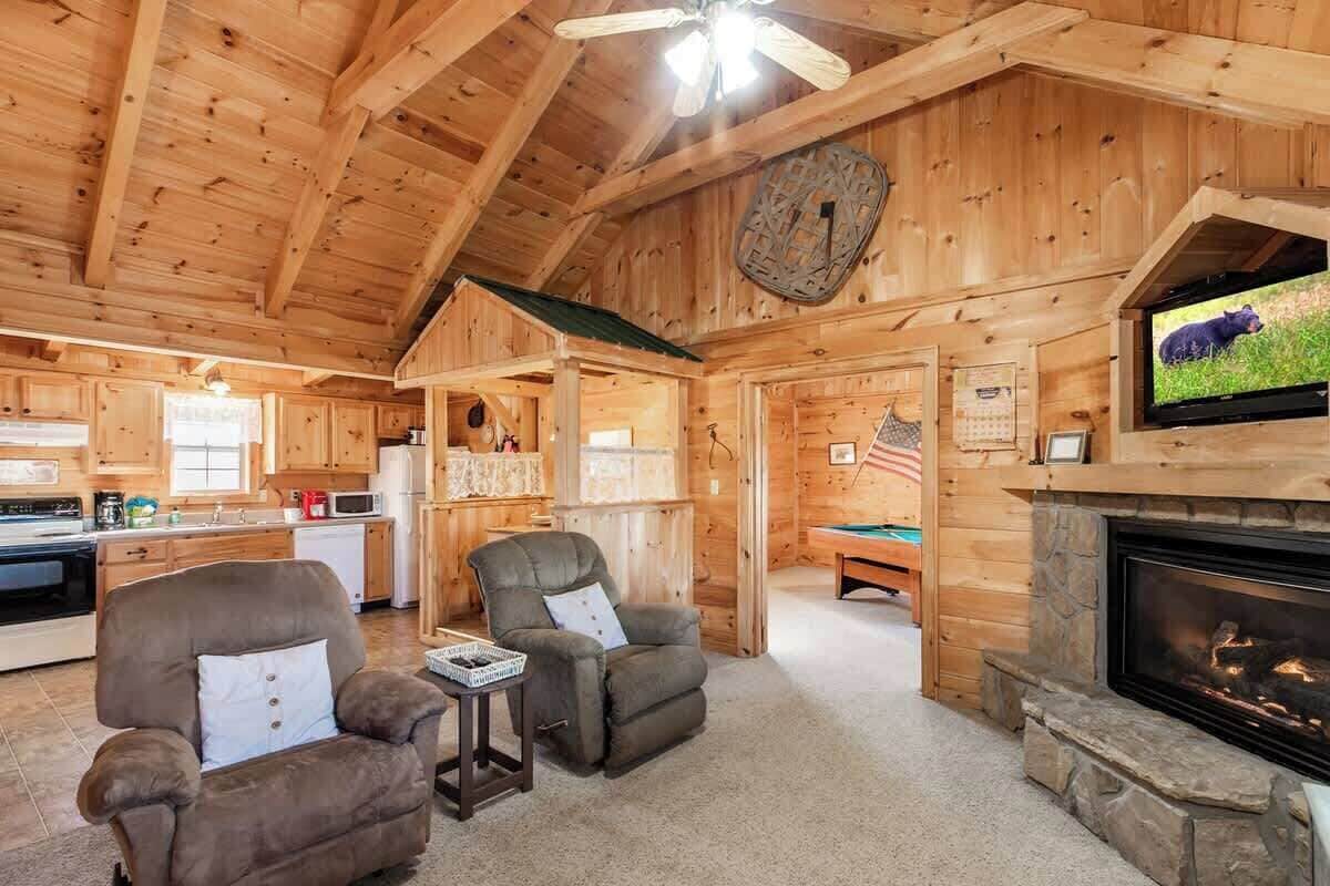 TV, peis og kontorer