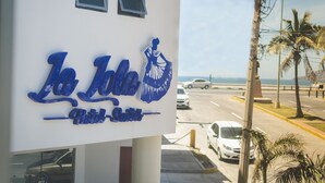 Exterior - La Lola Hotel & Suites (Mazatl án)