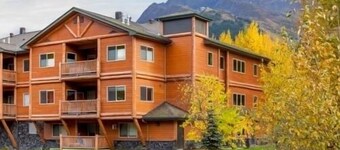 Luxury Ski and Mountain Retreat! Hot Tub! 