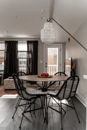 Dining - Fabulously Designed Duplex - w/Free Street Parking (Philadelphia)