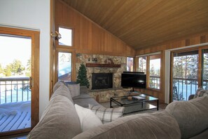 TV, peis og DVD-spiller